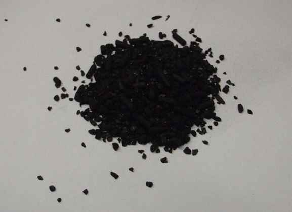 Chemical filtration for fish tank